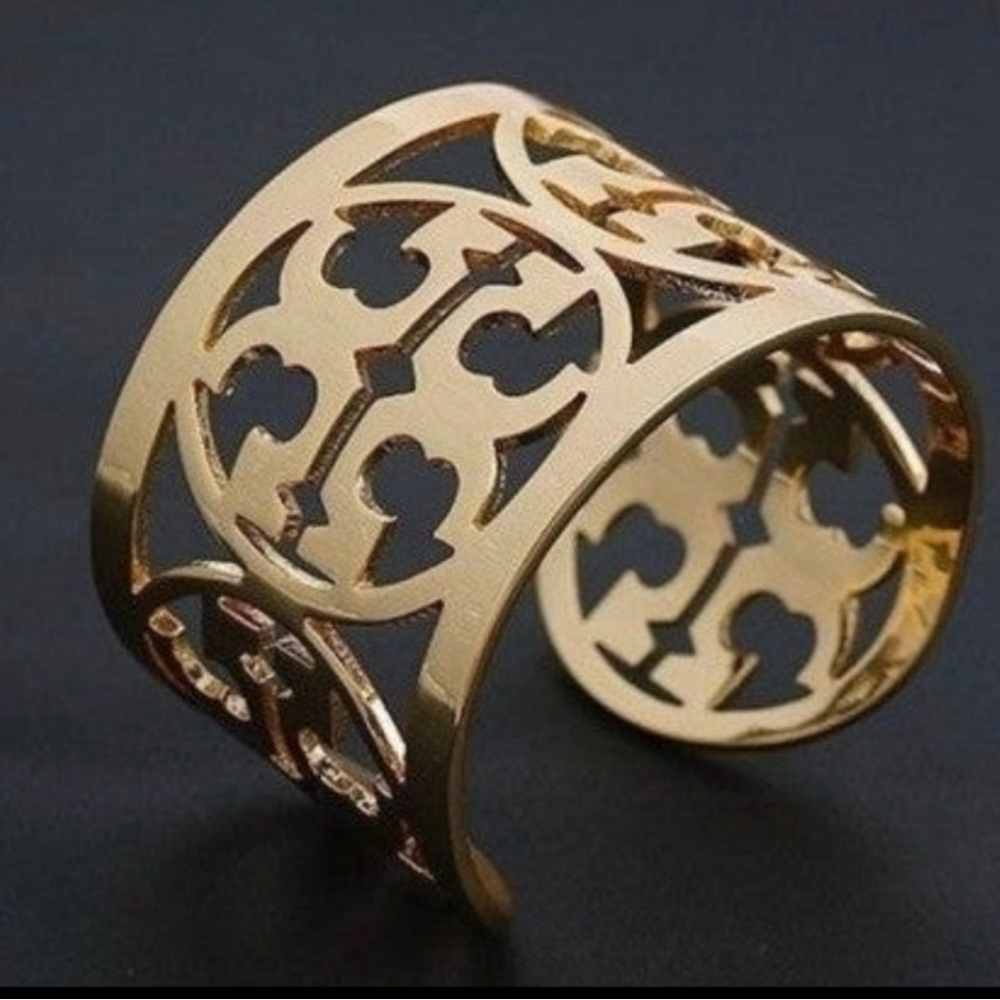 Beautiful like new Tory Burch cuff bangle.